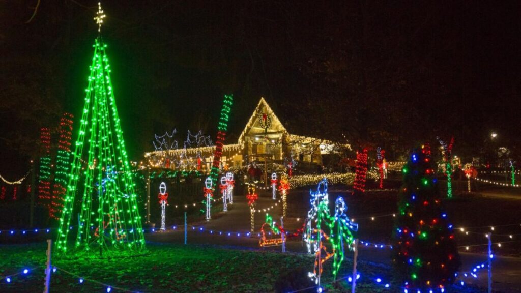 christmas towns in the usa to visit
