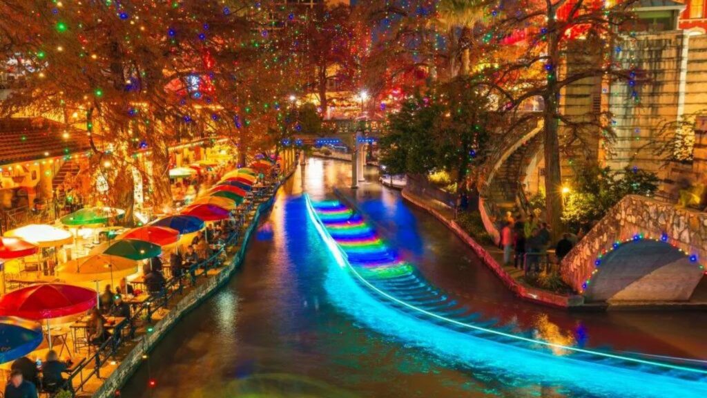 christmas towns in the usa to visit