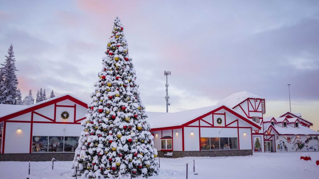 christmas towns in the usa to visit